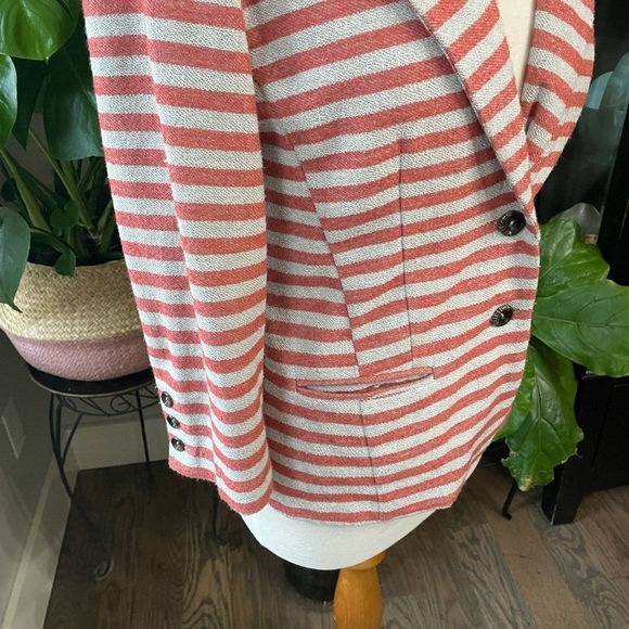 Beautiful Tailored Jacket- Medium - Picture 6 of 12